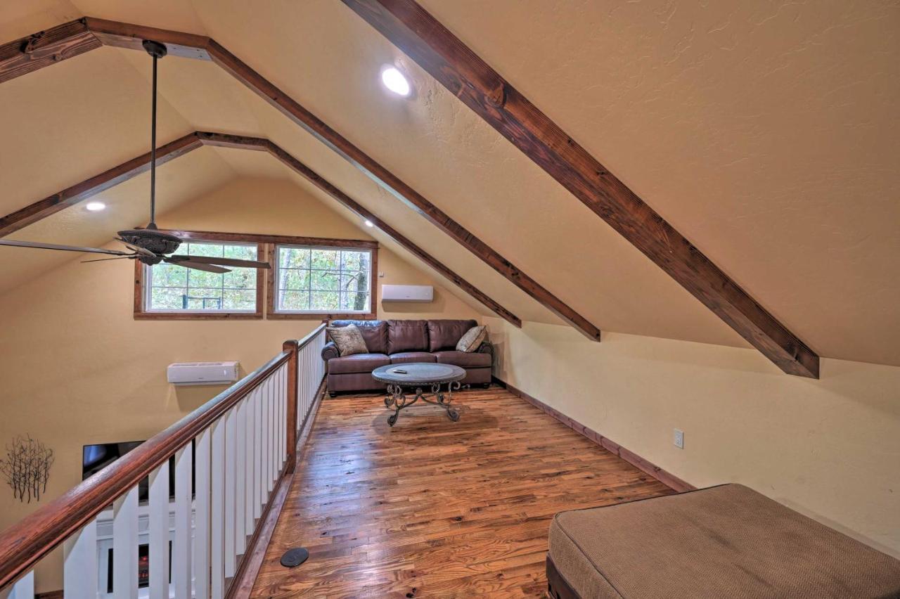 Tudor-Style Broken Bow Cottage With Hot Tub And Decks! Stephens Gap المظهر الخارجي الصورة