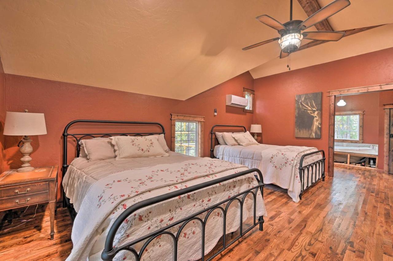 Tudor-Style Broken Bow Cottage With Hot Tub And Decks! Stephens Gap المظهر الخارجي الصورة