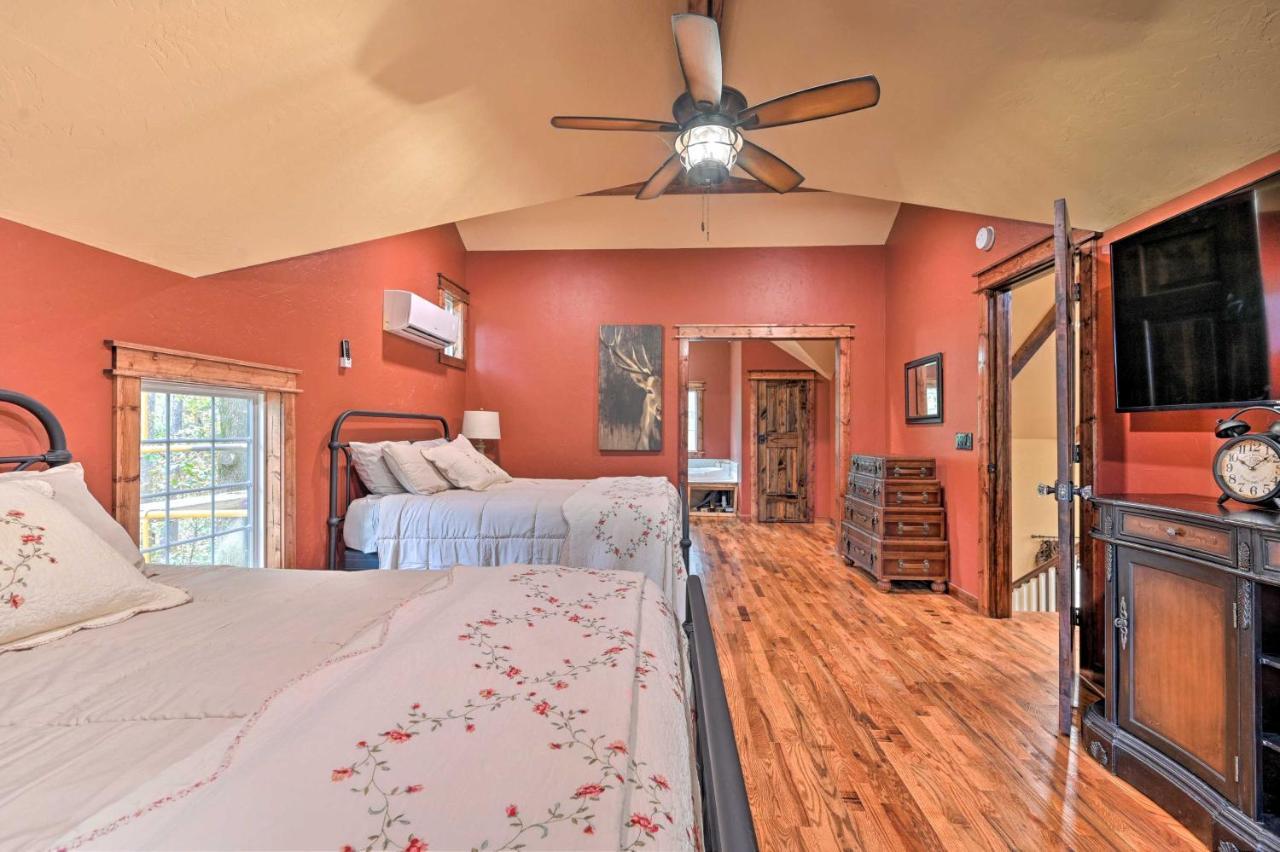 Tudor-Style Broken Bow Cottage With Hot Tub And Decks! Stephens Gap المظهر الخارجي الصورة