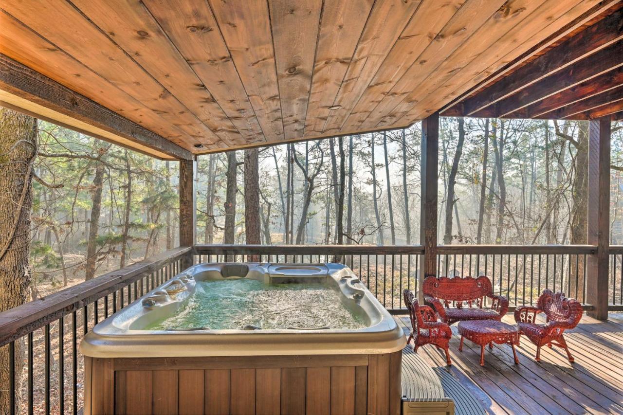 Tudor-Style Broken Bow Cottage With Hot Tub And Decks! Stephens Gap المظهر الخارجي الصورة