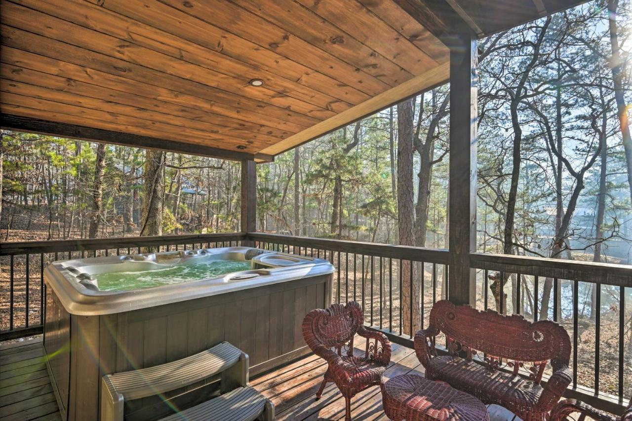 Tudor-Style Broken Bow Cottage With Hot Tub And Decks! Stephens Gap المظهر الخارجي الصورة